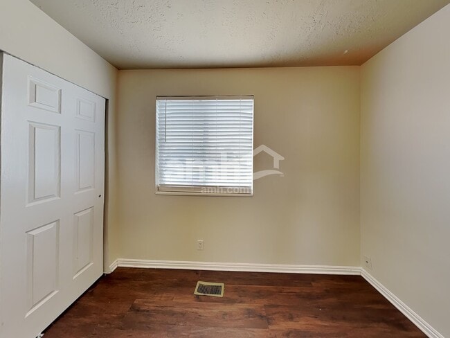 Building Photo - 5404 W Sunfalls Ct