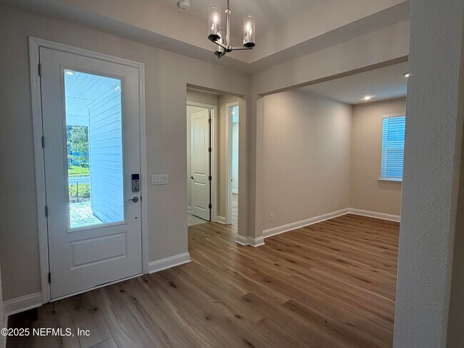 Building Photo - 381 Pelton Pl