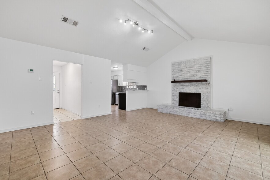 Living room - 3902 Beran Dr