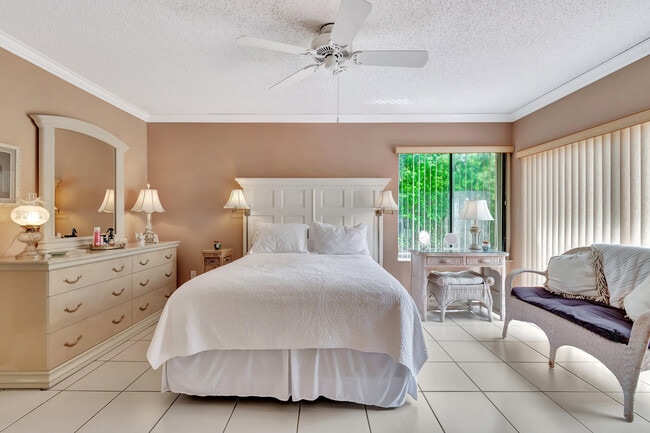 Building Photo - 5760 Piping Rock Dr