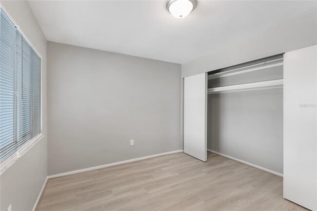 Building Photo - 250 Rosery Rd NW
