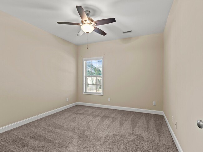 Building Photo - 114 Summer Pointe Ln NW