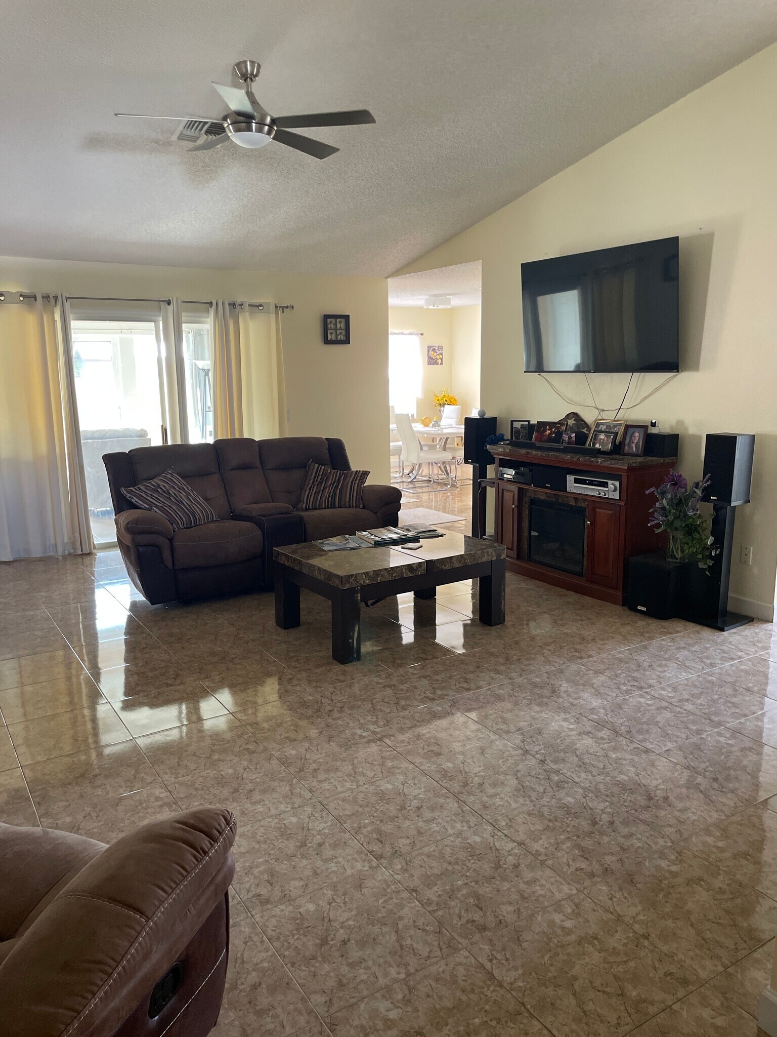 Building Photo - 308 Oak Track Ln