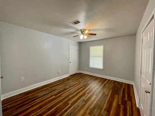 Building Photo - 7507 Grissom Rd