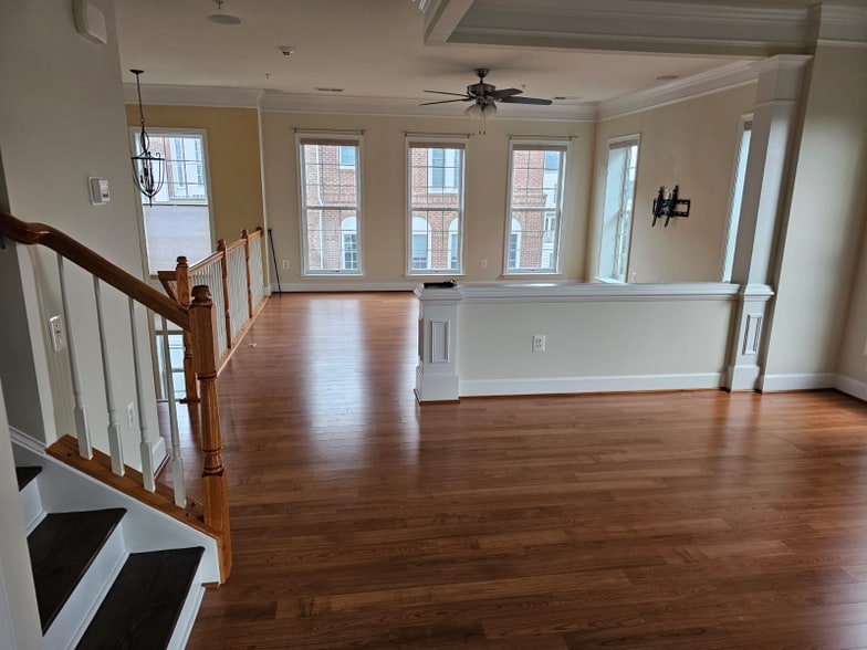 Building Photo - 2325 Brookmoor Ln