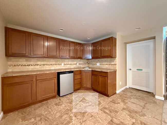 Building Photo - 6769 Ventana Ln