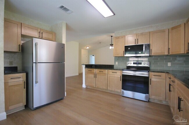 Building Photo - 4631 Northpointe Cir
