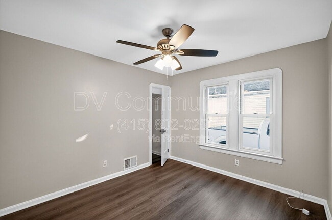 Building Photo - 126 Erie St