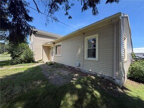 Building Photo - 1846 Ridge Rd