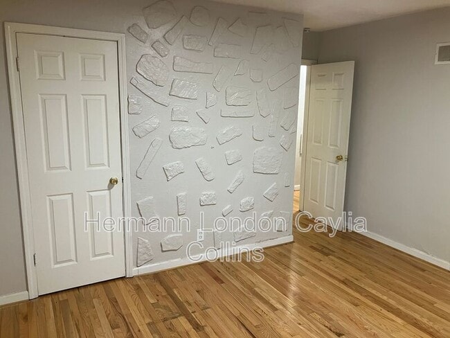 Building Photo - 7826 Birchmont Dr