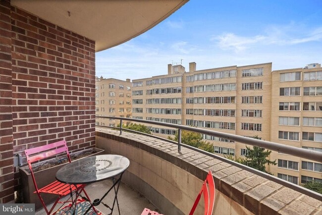 Building Photo - 1401 17th St NW