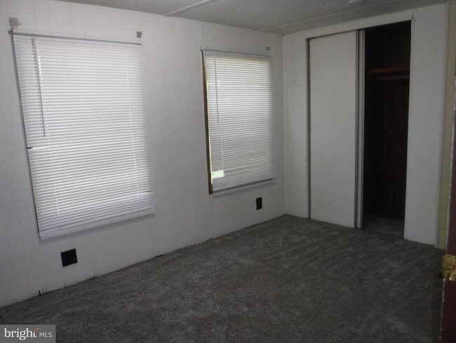 Building Photo - 53 Shamrock Ave