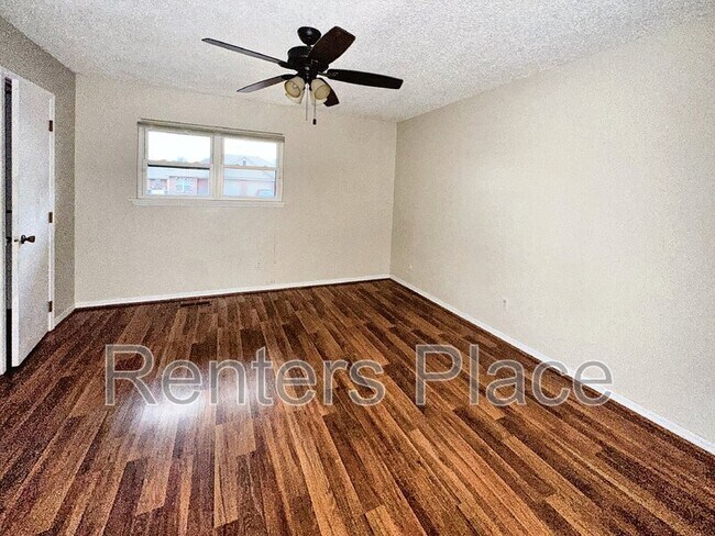 Building Photo - 302 N Wortman Ave