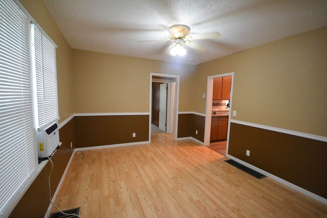 Building Photo - Adorable Austin home on corner lot with 2-car garage!