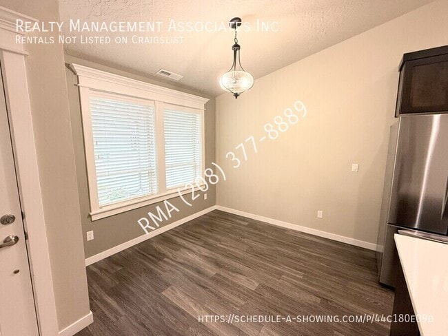 Building Photo - 1898 N Chandra Way