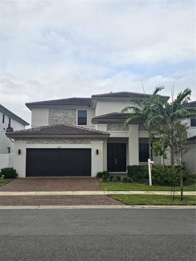 Building Photo - 4578 SW 174th Ave