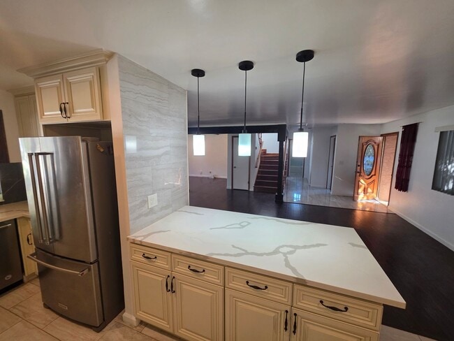 Building Photo - 3 Bedroom Home for Rent with RV Parking, Rock Views & Large Lot