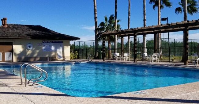 Building Photo - 2 S Bay Hill Dr