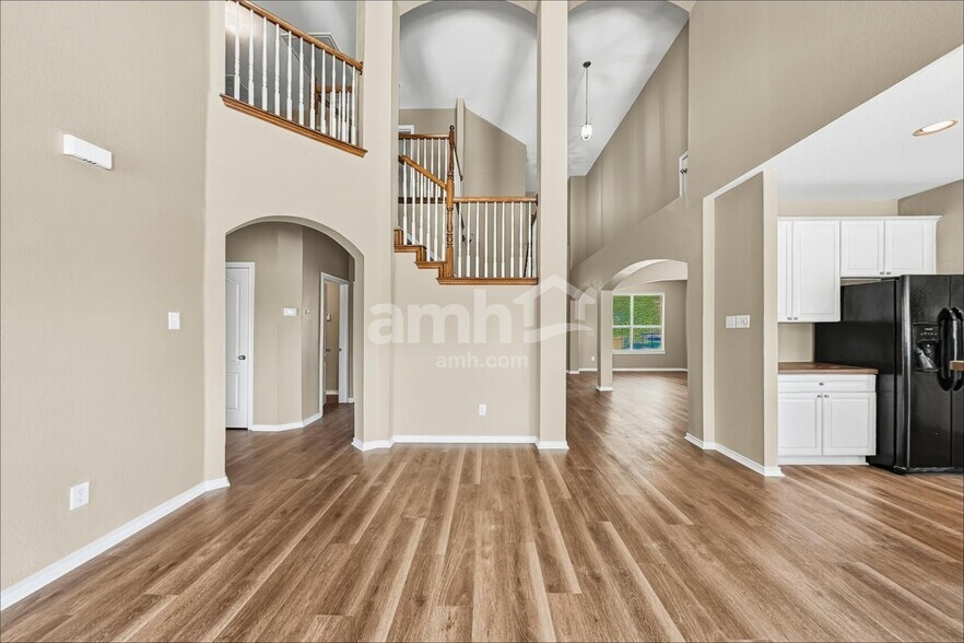 Building Photo - 5717 Eagle Mountain Dr