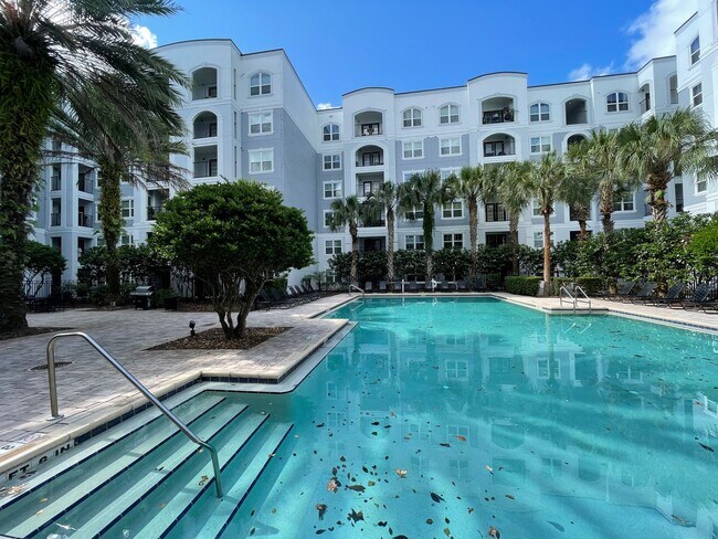 Building Photo - Perfectly priced 1/1 in heart of Downtown Orlando