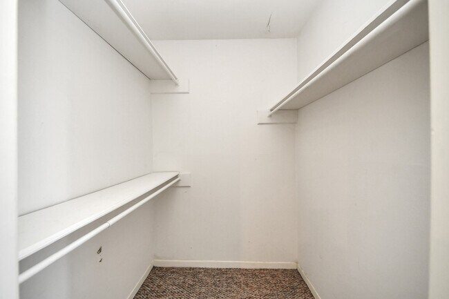 Building Photo - 1059 Country Pl Dr