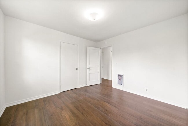 Building Photo - 3 Bedroom Home For Rent Near APSU!