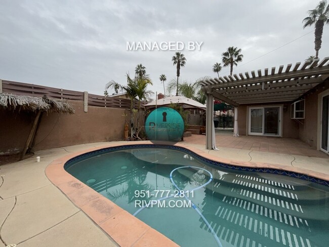 Building Photo - Charming 3-Bedroom Pool Home for Rent in R...