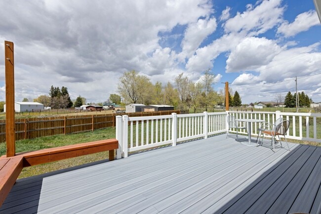 Building Photo - 4-Bed 2-Bath Hidden Gem on a Quiet Cul-de-Sac in Idaho Falls – Move-In Ready!