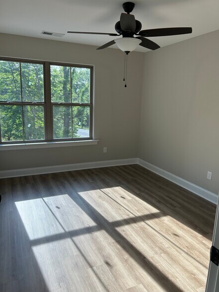 Building Photo - 306 Warrenfells St