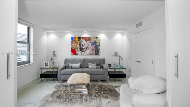 Building Photo - 1920 S Ocean Dr