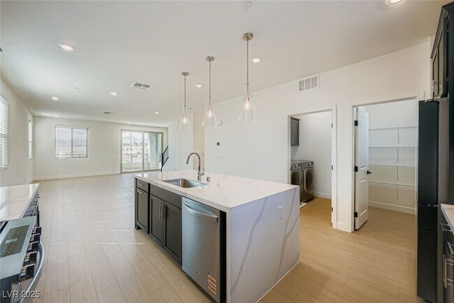 Building Photo - 11737 Stone Curlew Ave