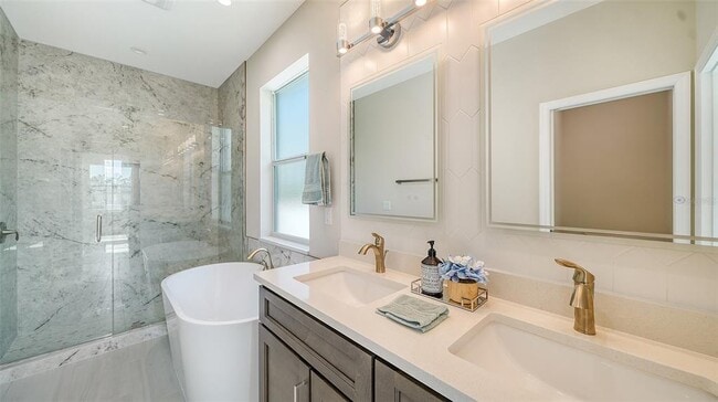 Building Photo - 6227 Tropicaire Blvd