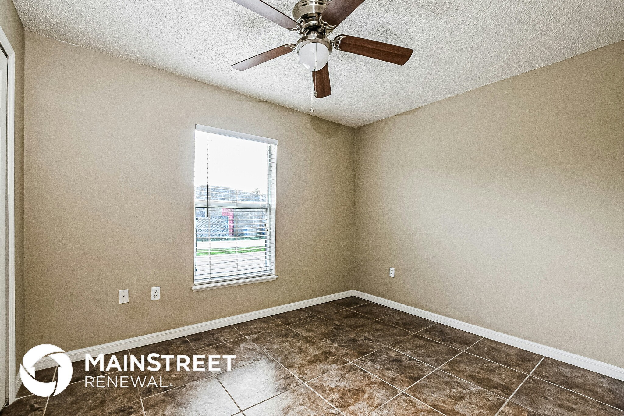 Building Photo - 822 Del Prado Dr