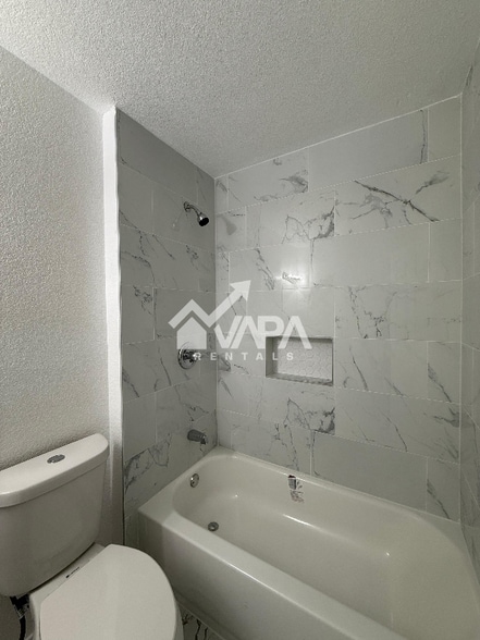 Building Photo - 7817 Leafy Hollow