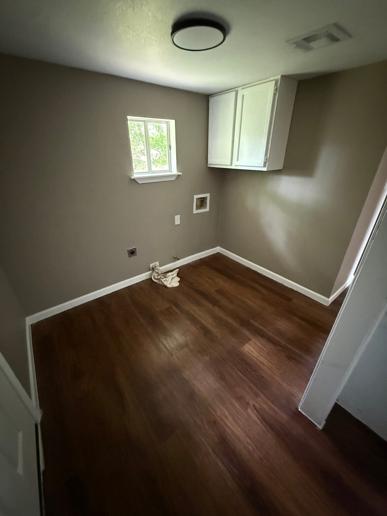 Building Photo - 209 N Rangeline St