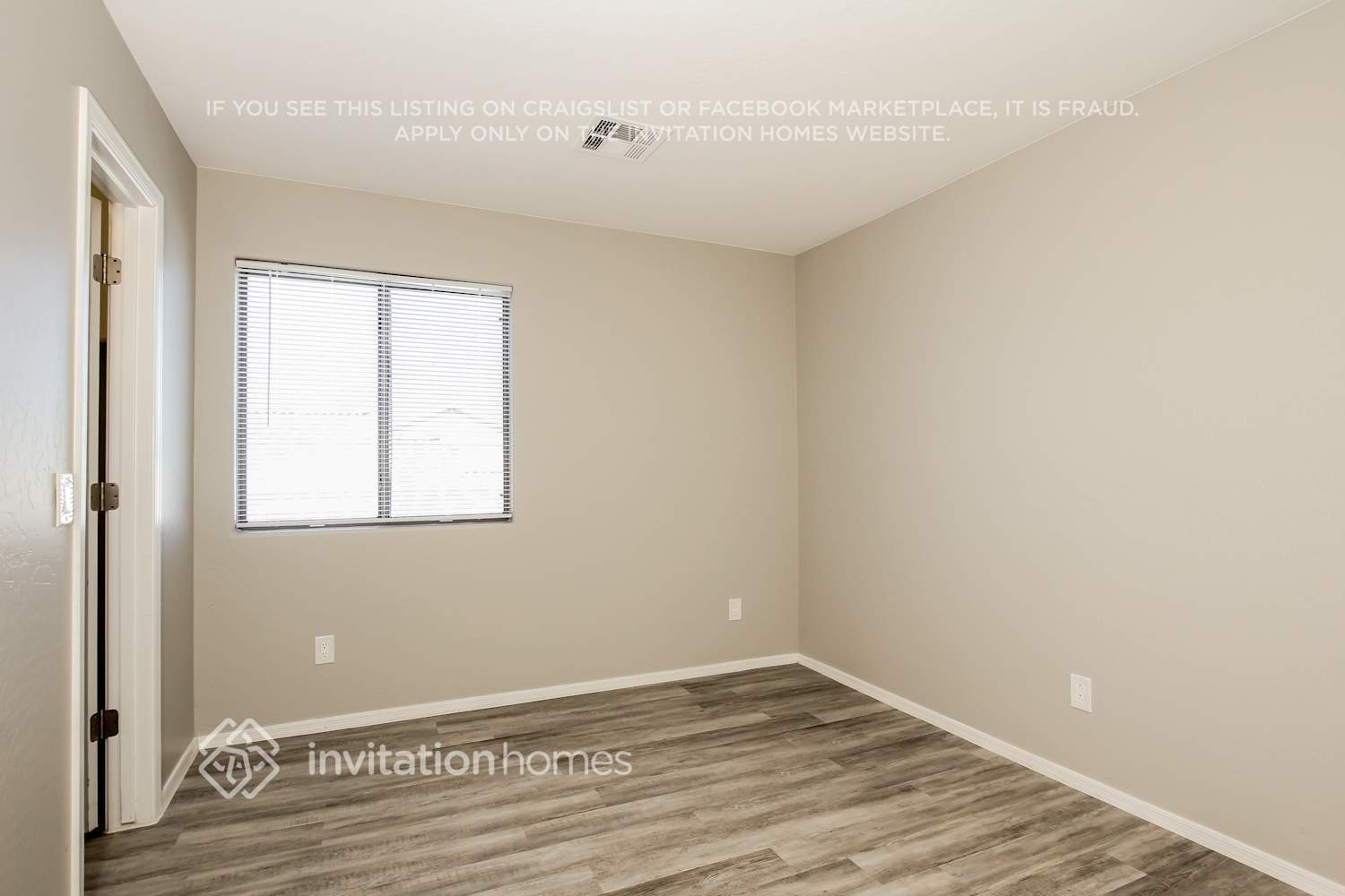 Building Photo - 8806 N 67th Ln