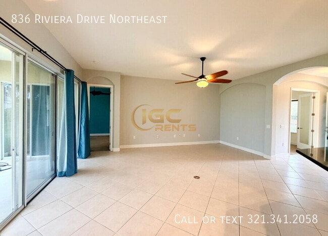 Building Photo - 836 Riviera Dr NE