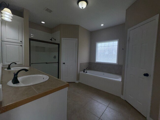 Building Photo - For Rent in Brandon School District!