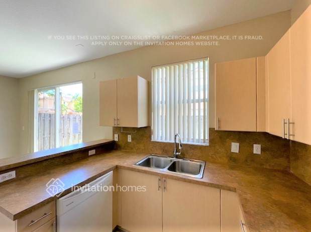 Building Photo - 12530 SW 124th Terrace