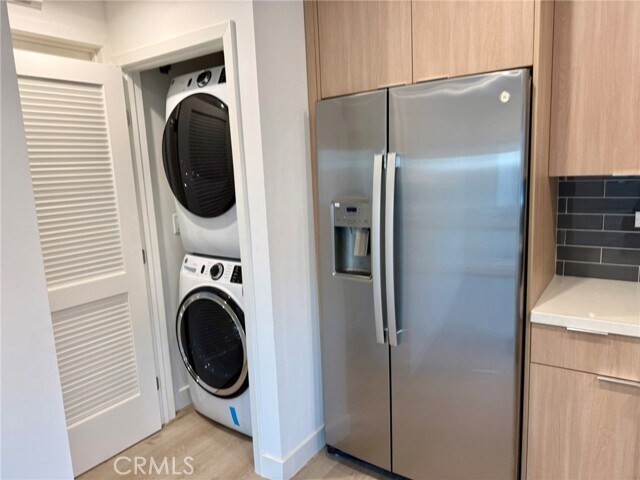 Building Photo - 5974 Jamieson Ave