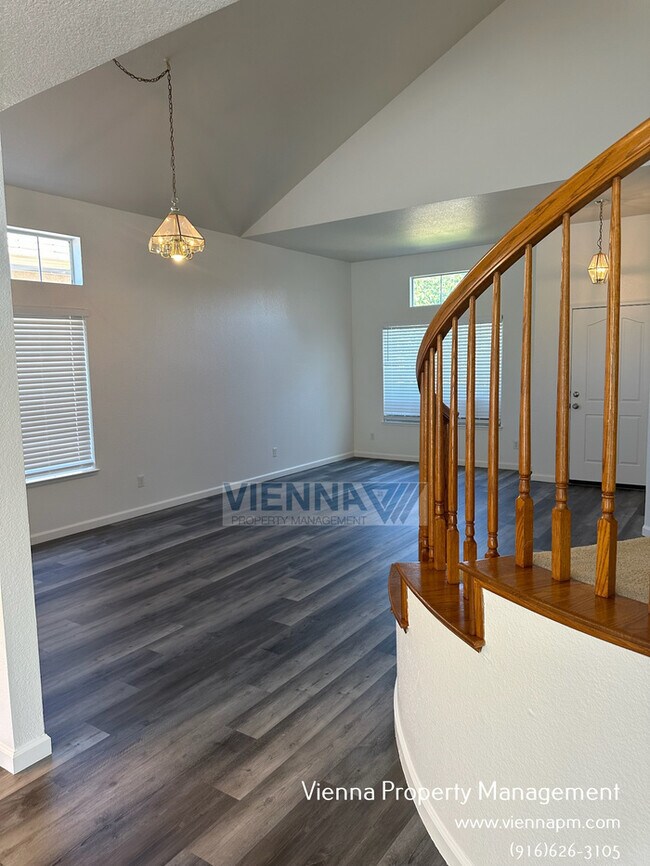 Building Photo - 108 Donegan Ct