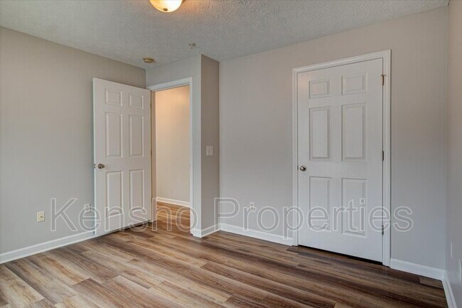 Building Photo - 5302 Fairington Club Dr