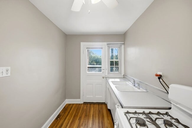 Building Photo - 25 W Tulane Rd