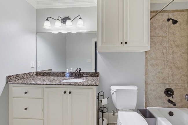 Building Photo - 1549 L'Acadie Dr