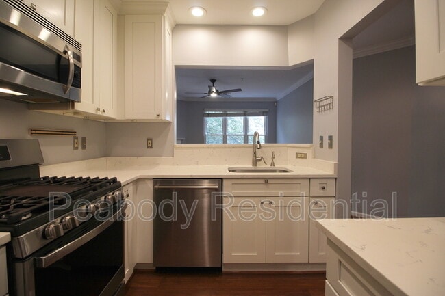 Building Photo - 12913 Alton Square