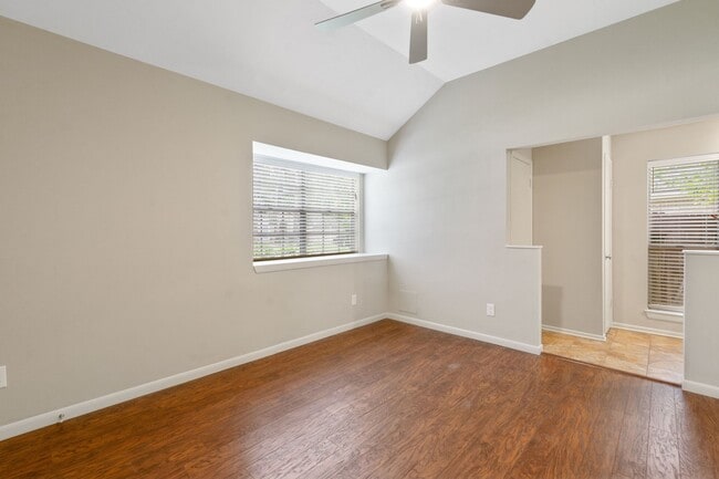 Building Photo - 69 Fallshire Dr