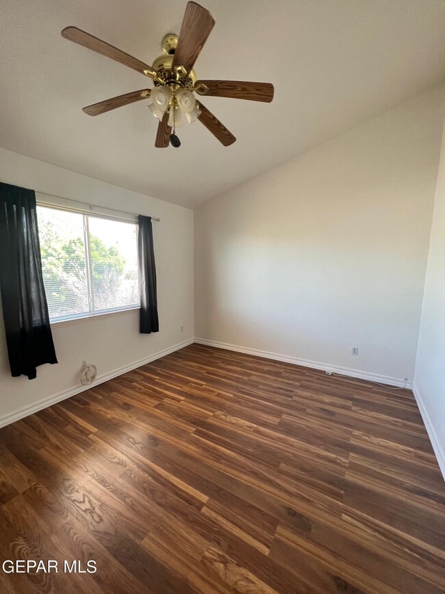 Building Photo - 7105 Tierra Roja St