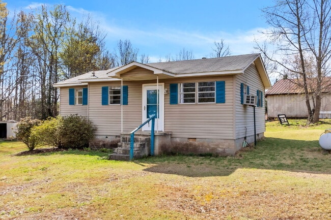 Building Photo - Cozy & Convenient 2BR/1BA Living in the Heart of Greer! $825/mo rent