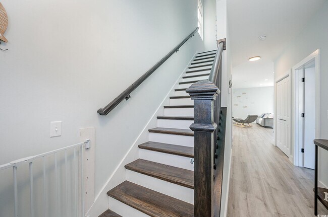 Building Photo - 503 30th Ave N