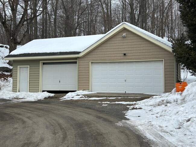 Building Photo - 55 Pancake Hollow Rd